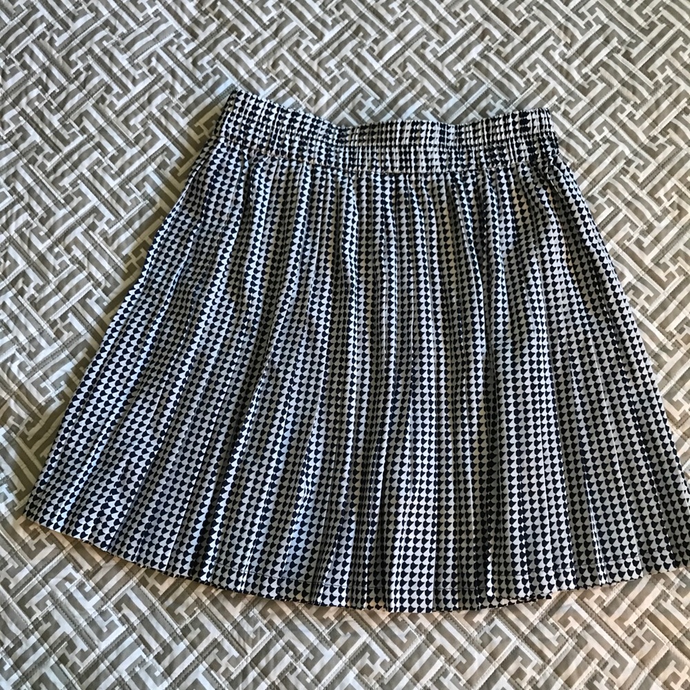 Banana Republic pleated skirt
